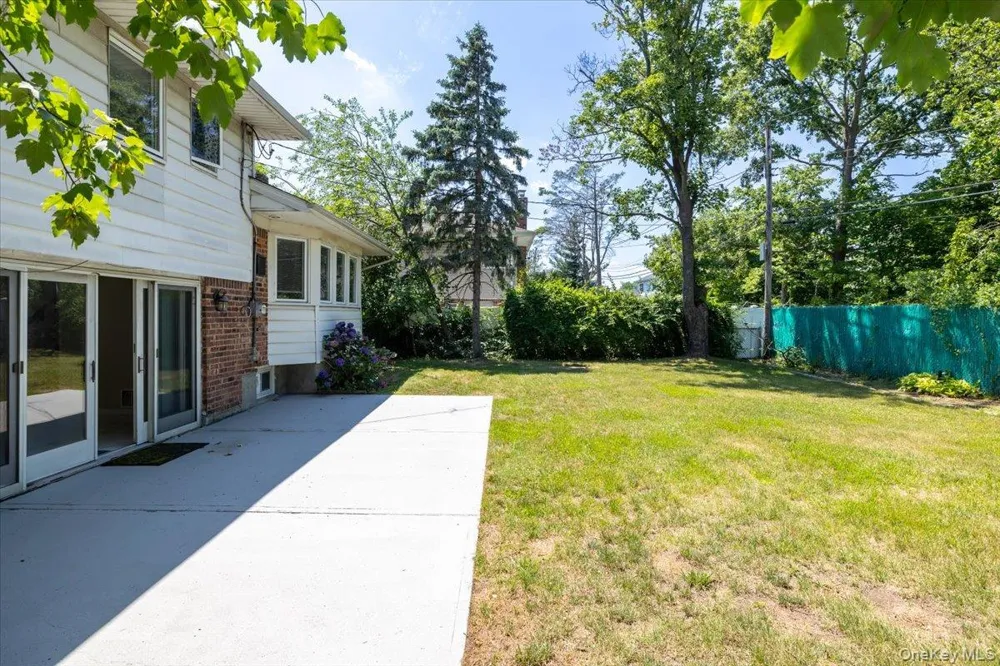 52 blanche Plainview, NY 11803