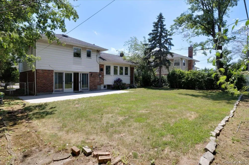 52 blanche Plainview, NY 11803