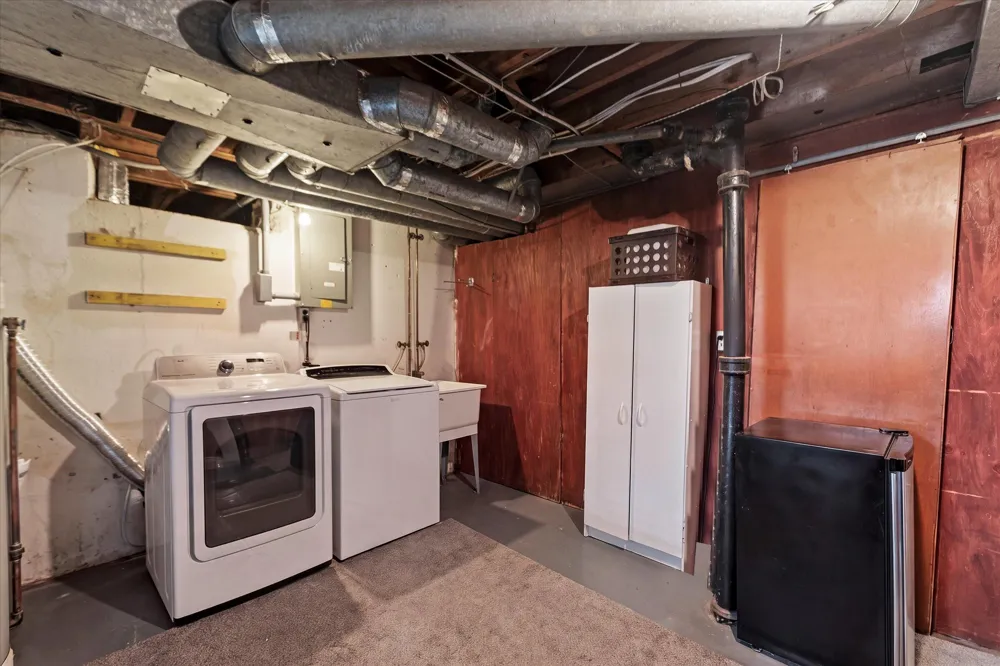 16943 Elizabeth Street Beverly Hills, MI 48025