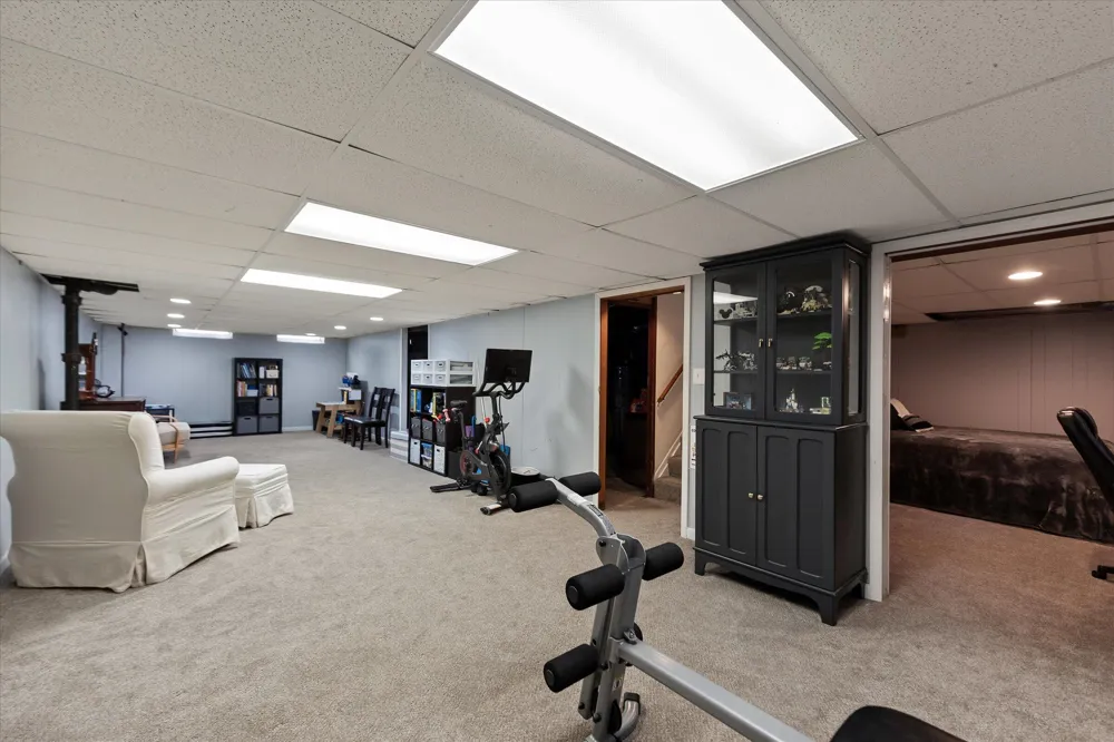 16943 Elizabeth Street Beverly Hills, MI 48025
