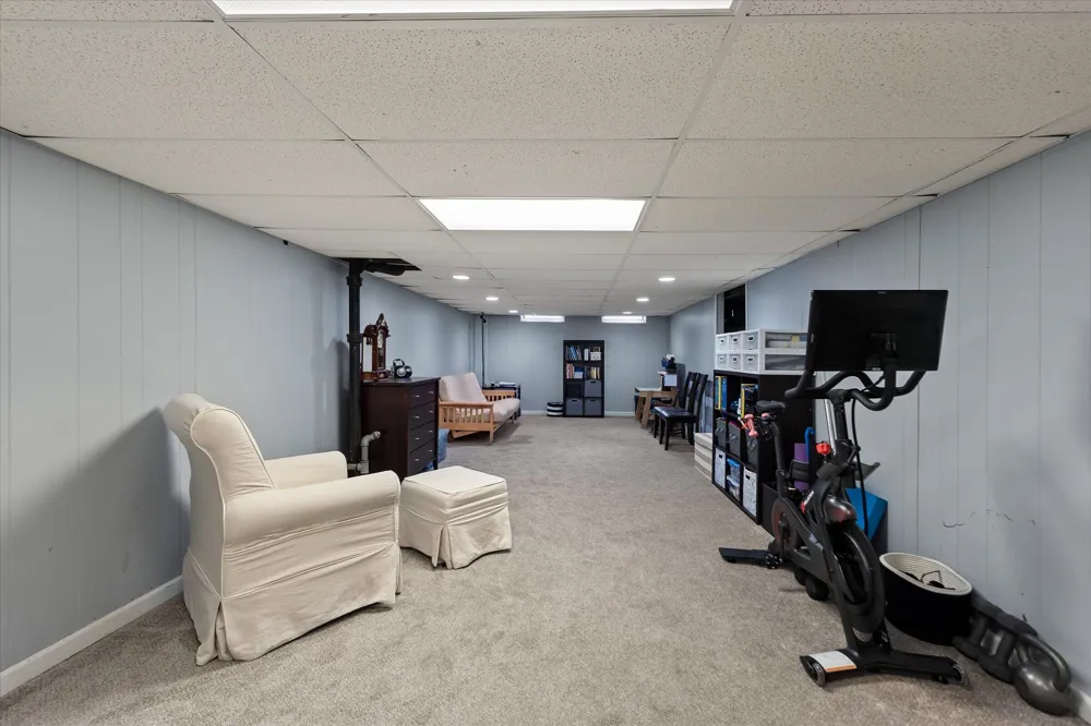 16943 Elizabeth Street Beverly Hills, MI 48025