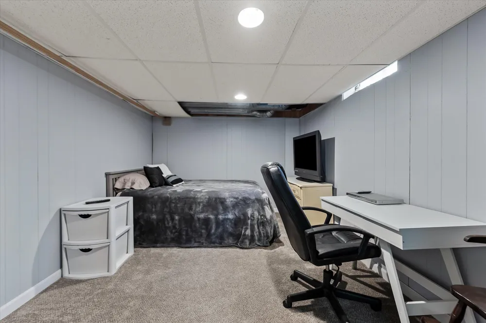 16943 Elizabeth Street Beverly Hills, MI 48025