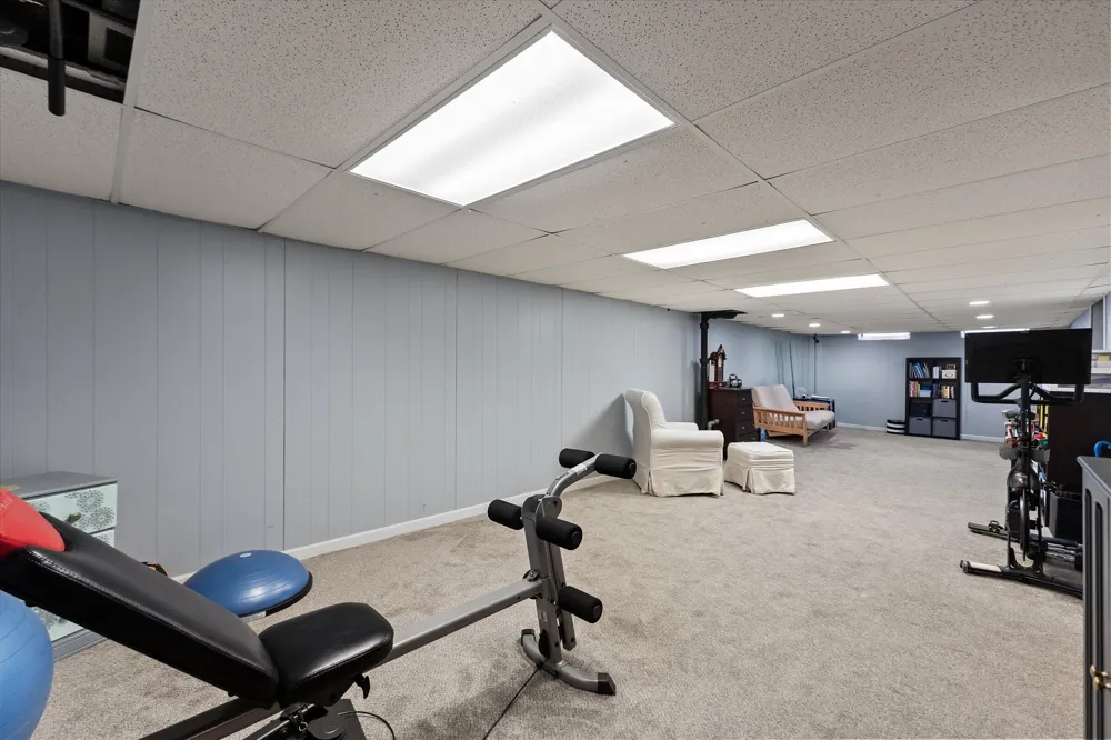 16943 Elizabeth Street Beverly Hills, MI 48025