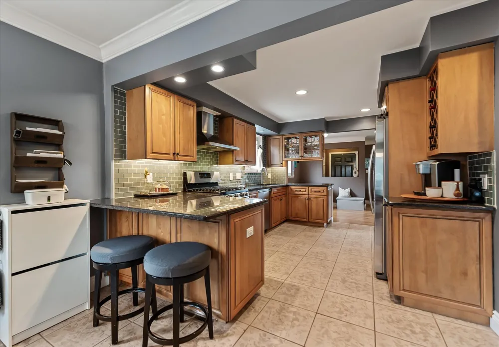 16943 Elizabeth Street Beverly Hills, MI 48025