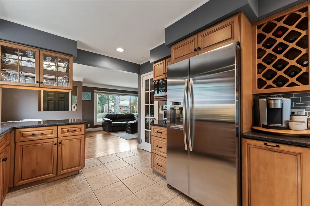 16943 Elizabeth Street Beverly Hills, MI 48025