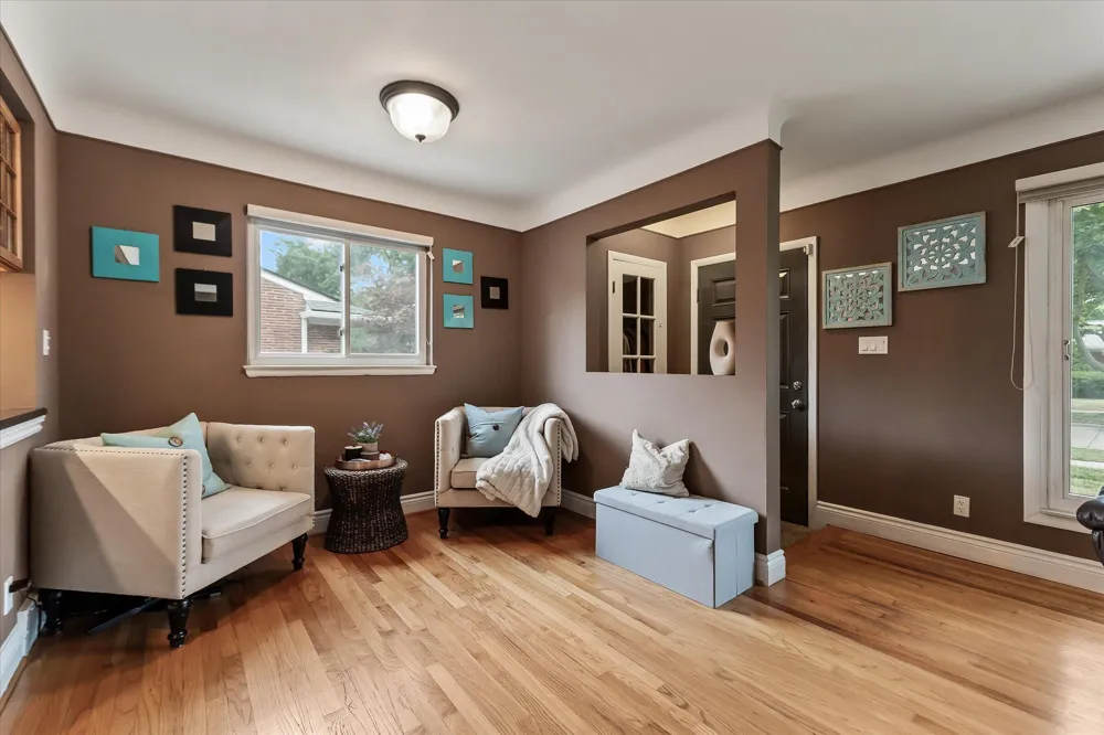 16943 Elizabeth Street Beverly Hills, MI 48025