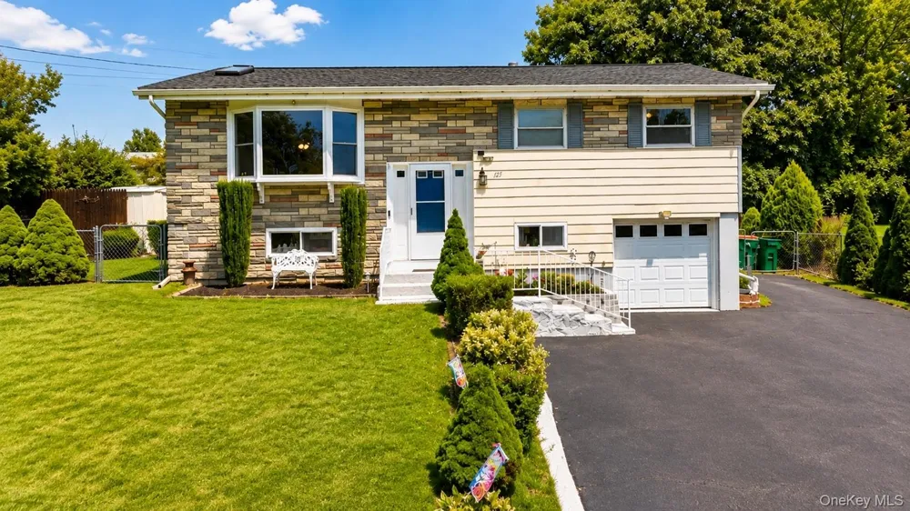 125 Riverview Drive Fishkill, NY 12524