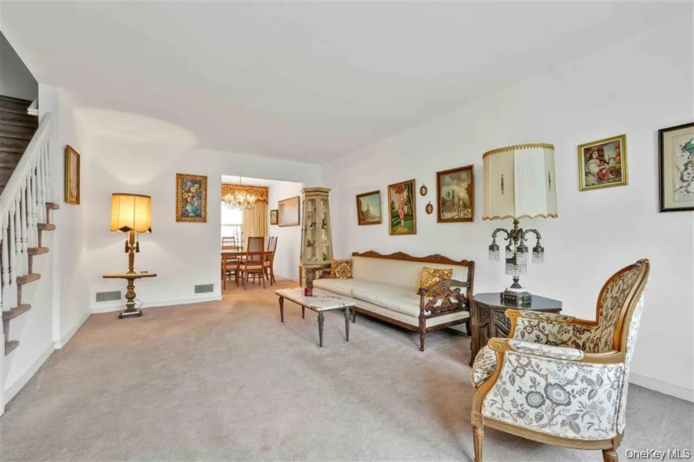 84-92A Austin Street Kew Gardens, NY 11415