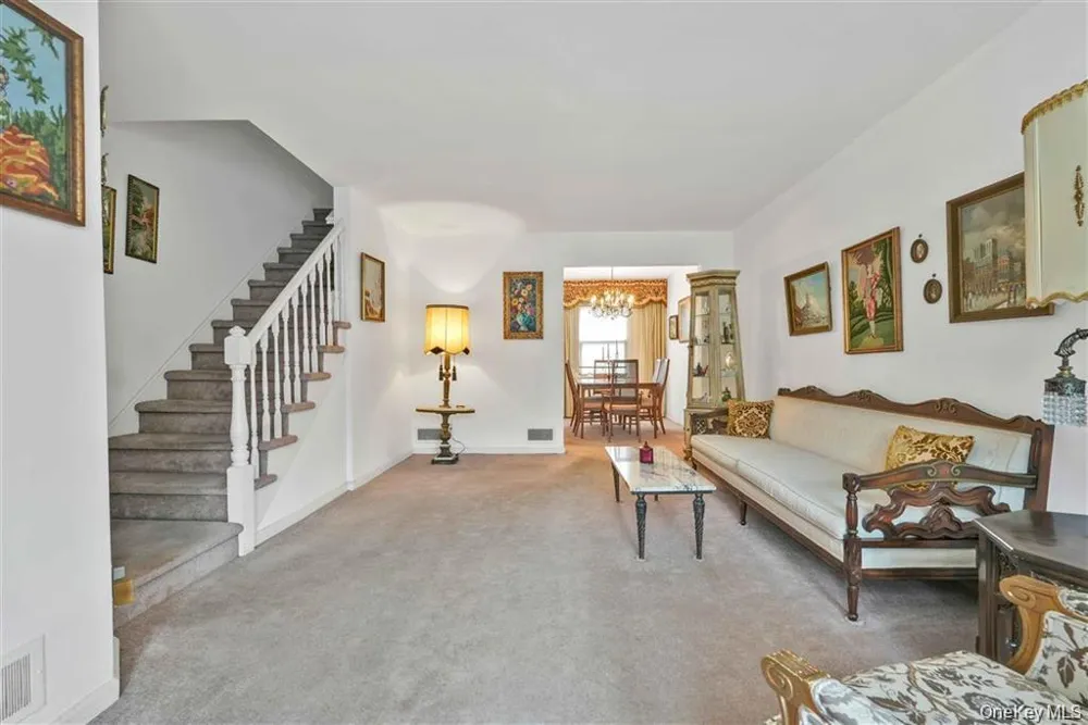 84-92A Austin Street Kew Gardens, NY 11415