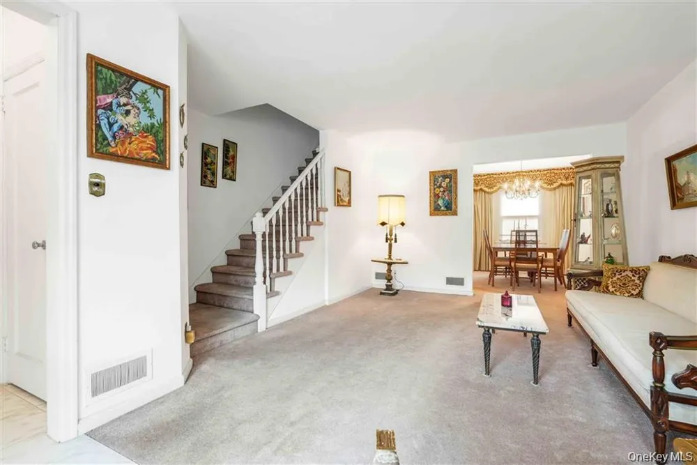 84-92A Austin Street Kew Gardens, NY 11415