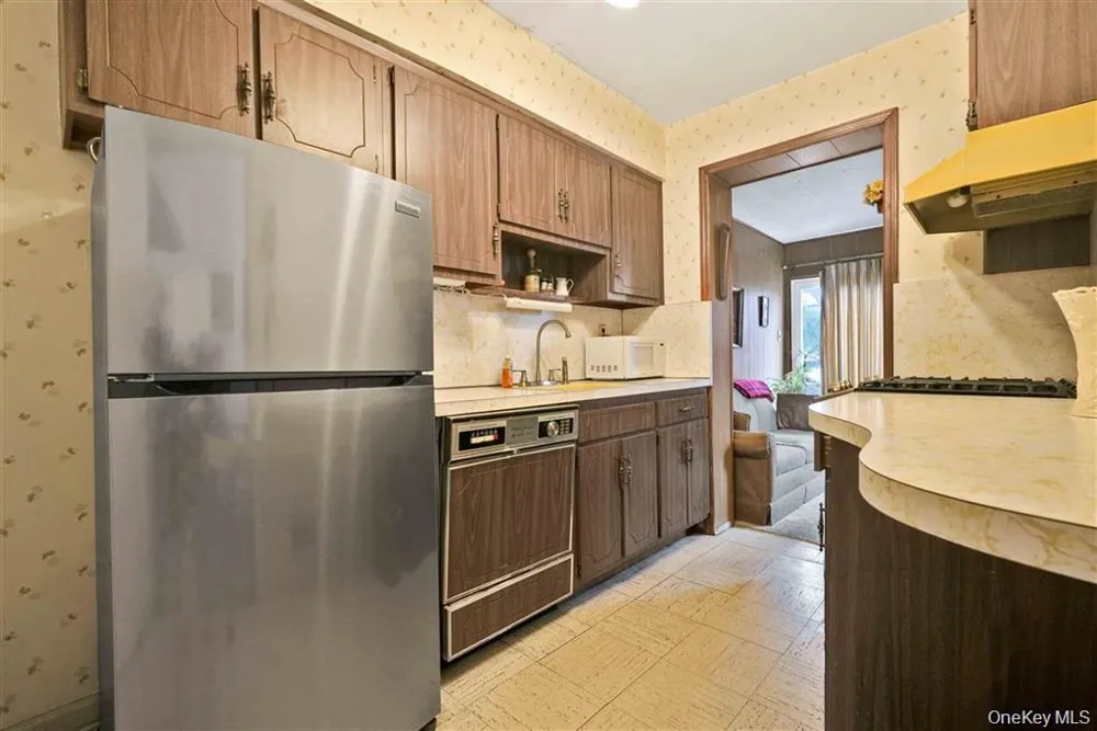 84-92A Austin Street Kew Gardens, NY 11415