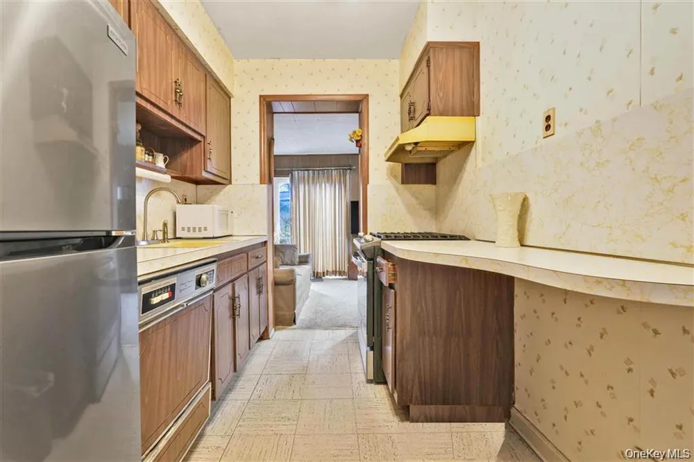 84-92A Austin Street Kew Gardens, NY 11415