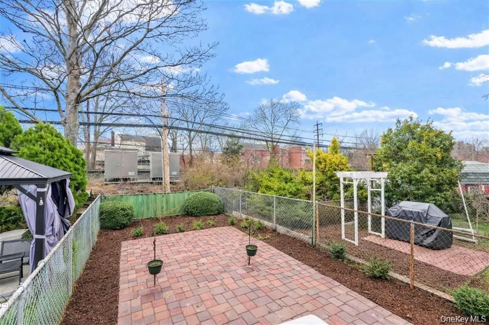 84-92A Austin Street Kew Gardens, NY 11415