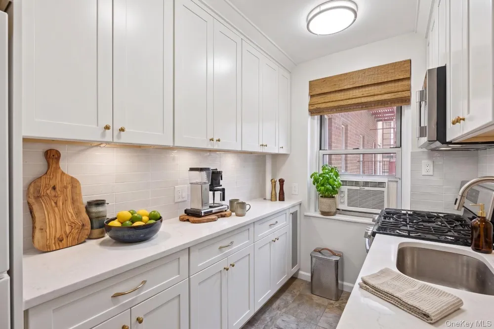 821 Bronx River Road #4D Bronxville, NY 10708