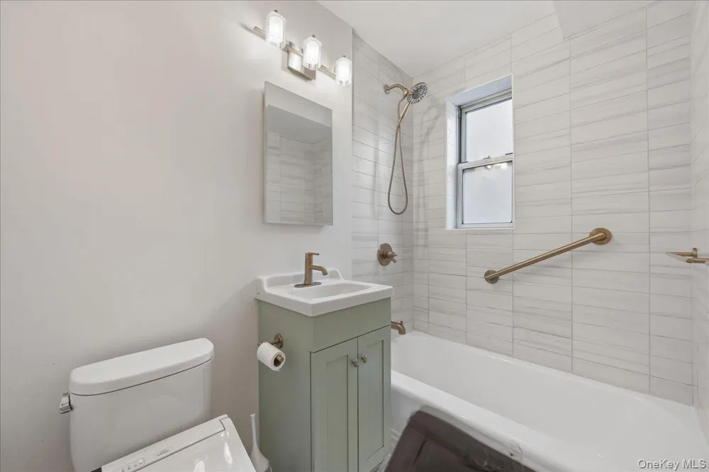 821 Bronx River Road #4D Bronxville, NY 10708
