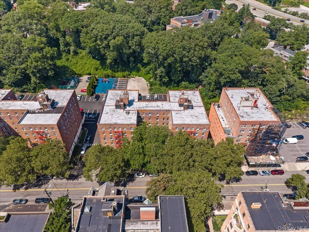 821 Bronx River Road #4D Bronxville, NY 10708