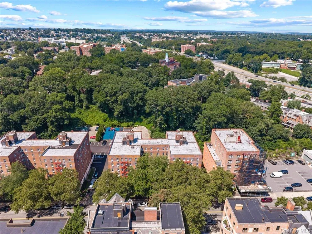 821 Bronx River Road #4D Bronxville, NY 10708
