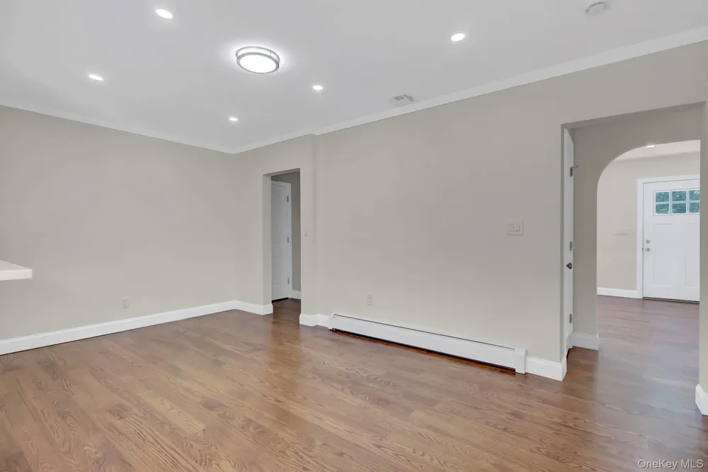 71 Valentine Avenue Glen Cove, NY 11542