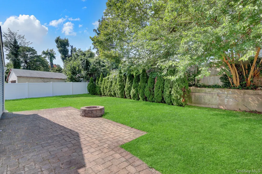 71 Valentine Avenue Glen Cove, NY 11542