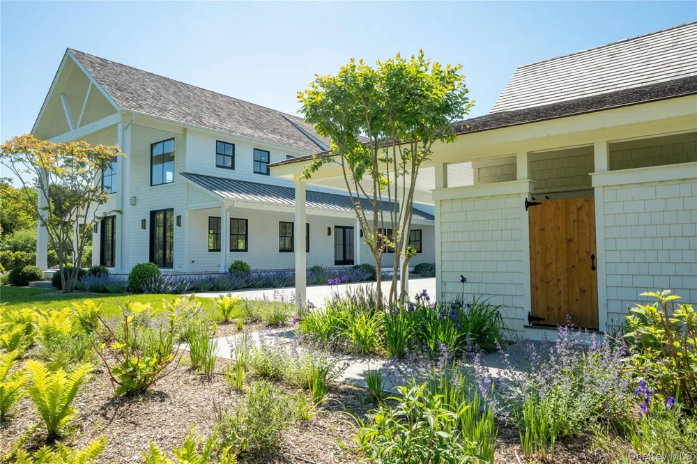 275 Narrow Lane Bridgehampton, NY 11932