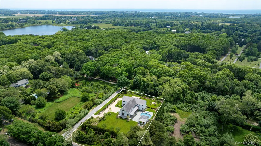 275 Narrow Lane Bridgehampton, NY 11932