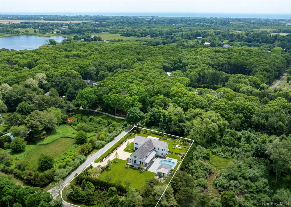 275 Narrow Lane Bridgehampton, NY 11932