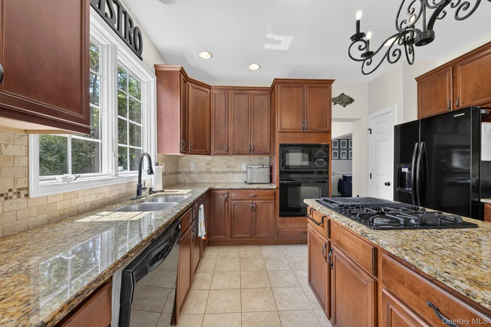 10 Doolin Court Wappingers Falls, NY 12590