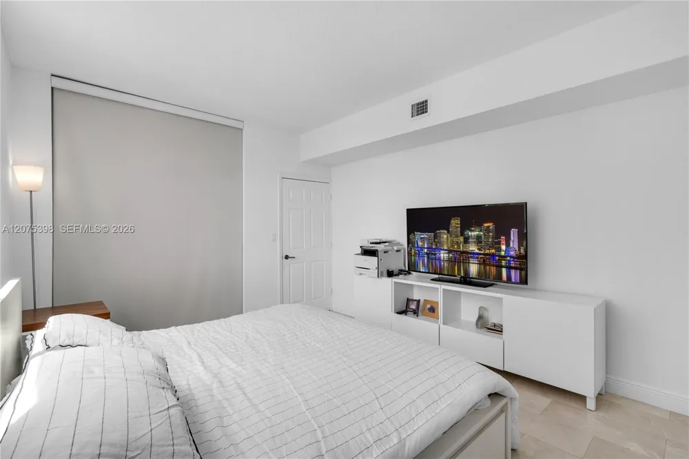 357 Almeria Ave #1105 Coral Gables, FL 33134