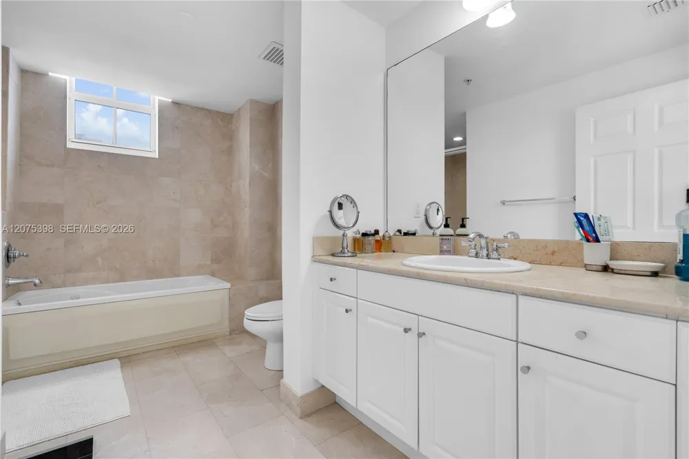 357 Almeria Ave #1105 Coral Gables, FL 33134