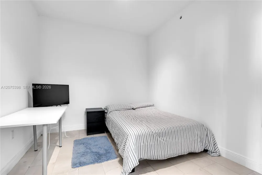 357 Almeria Ave #1105 Coral Gables, FL 33134