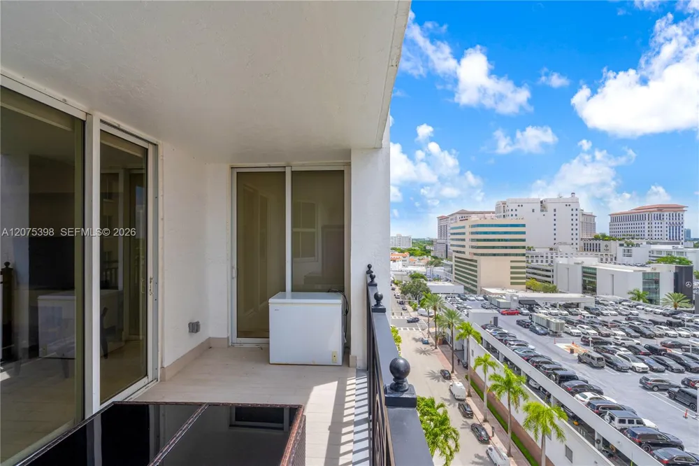 357 Almeria Ave #1105 Coral Gables, FL 33134