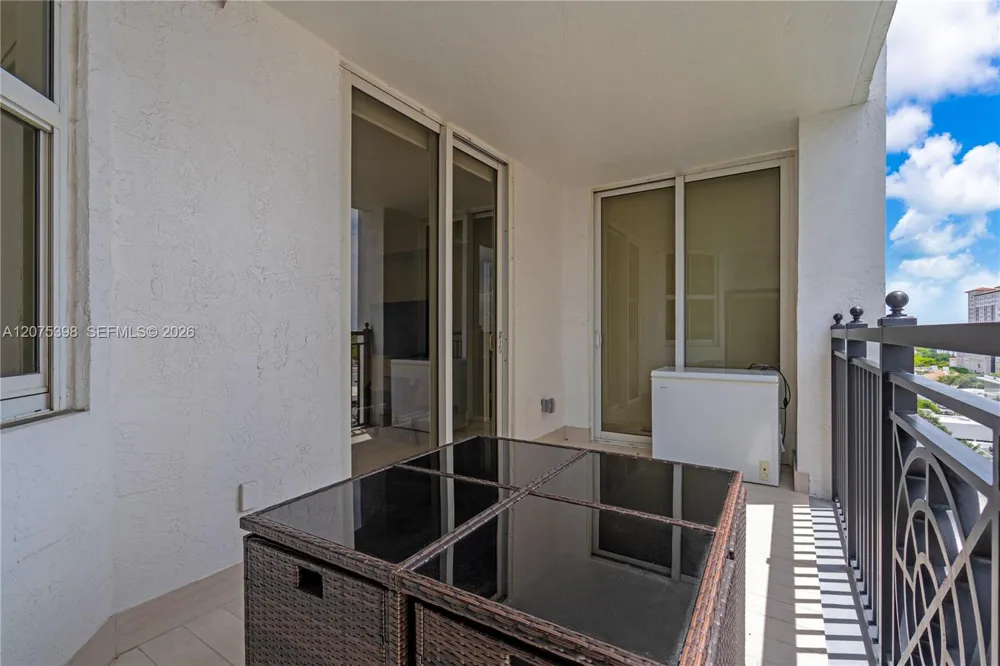 357 Almeria Ave #1105 Coral Gables, FL 33134