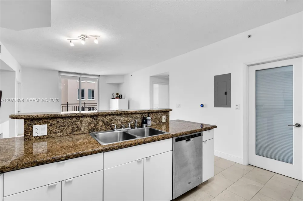 357 Almeria Ave #1105 Coral Gables, FL 33134