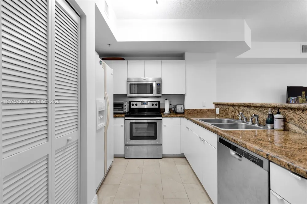 357 Almeria Ave #1105 Coral Gables, FL 33134