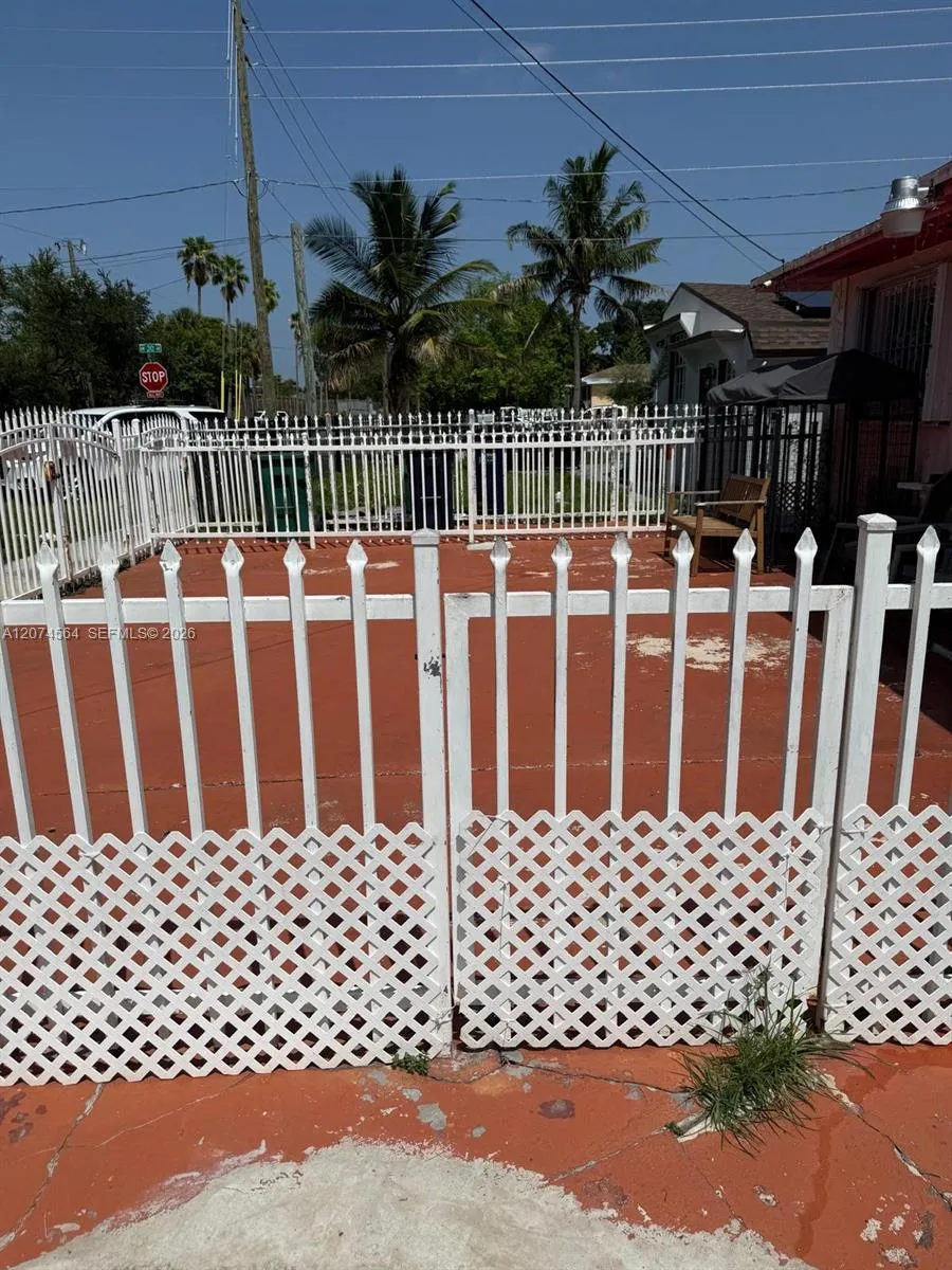 3010 NW 32nd St Miami, FL 33142