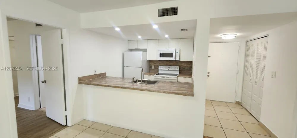 8160 Geneva Ct #104 Doral, FL 33166