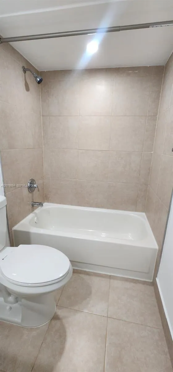8160 Geneva Ct #104 Doral, FL 33166