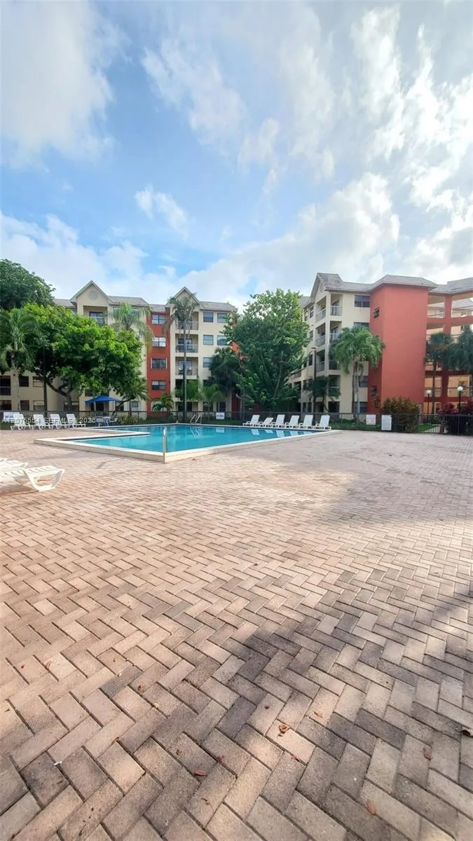 8160 Geneva Ct #104 Doral, FL 33166
