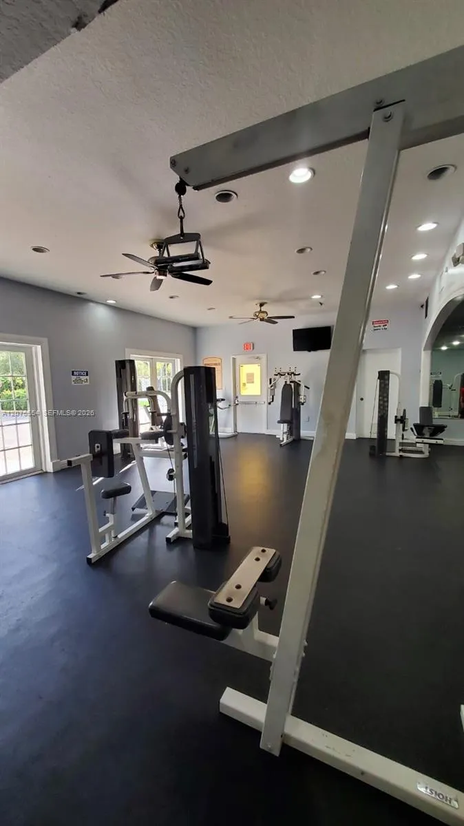 8160 Geneva Ct #104 Doral, FL 33166