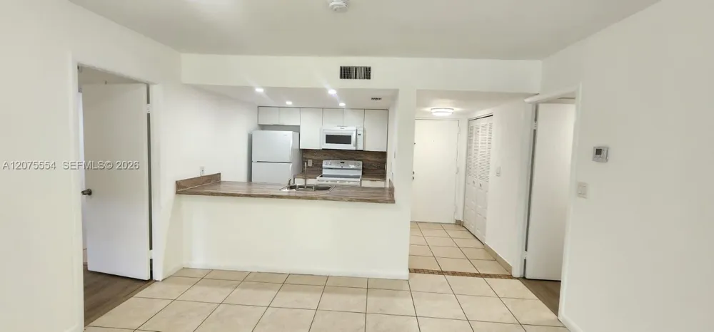 8160 Geneva Ct #104 Doral, FL 33166