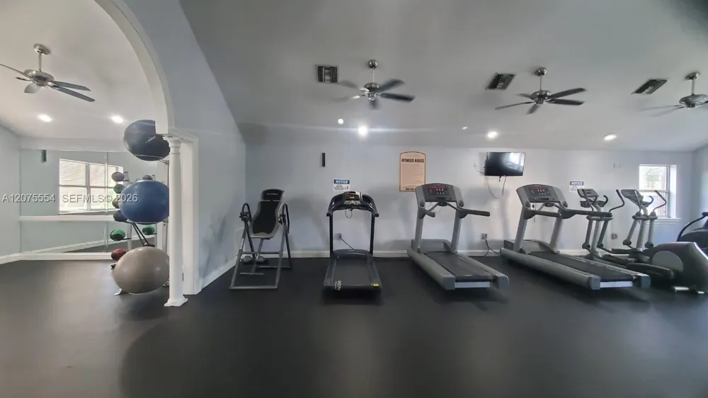 8160 Geneva Ct #104 Doral, FL 33166