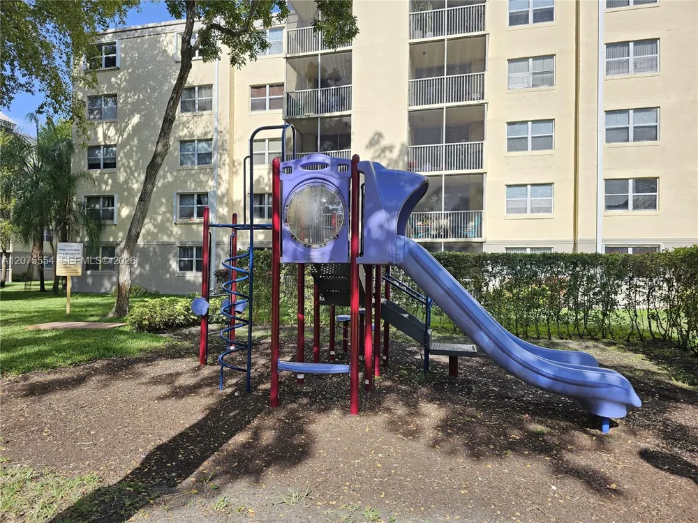 8160 Geneva Ct #104 Doral, FL 33166