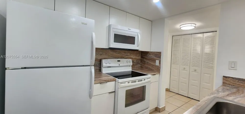 8160 Geneva Ct #104 Doral, FL 33166