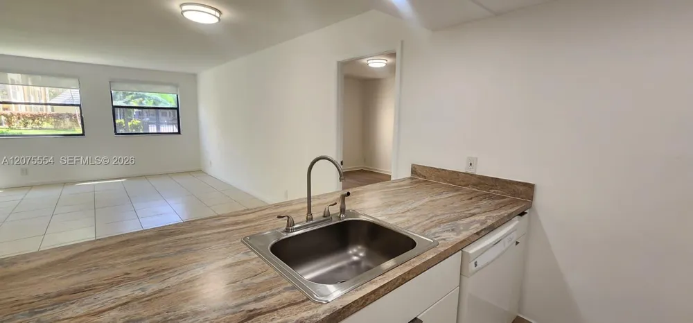 8160 Geneva Ct #104 Doral, FL 33166