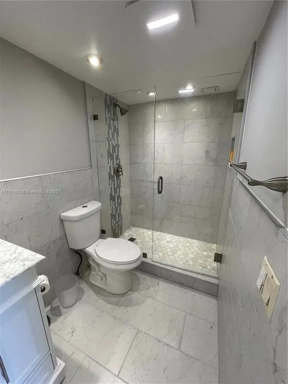 3100 PALM AIRE DRIVE #204 Pompano Beach, FL 33069
