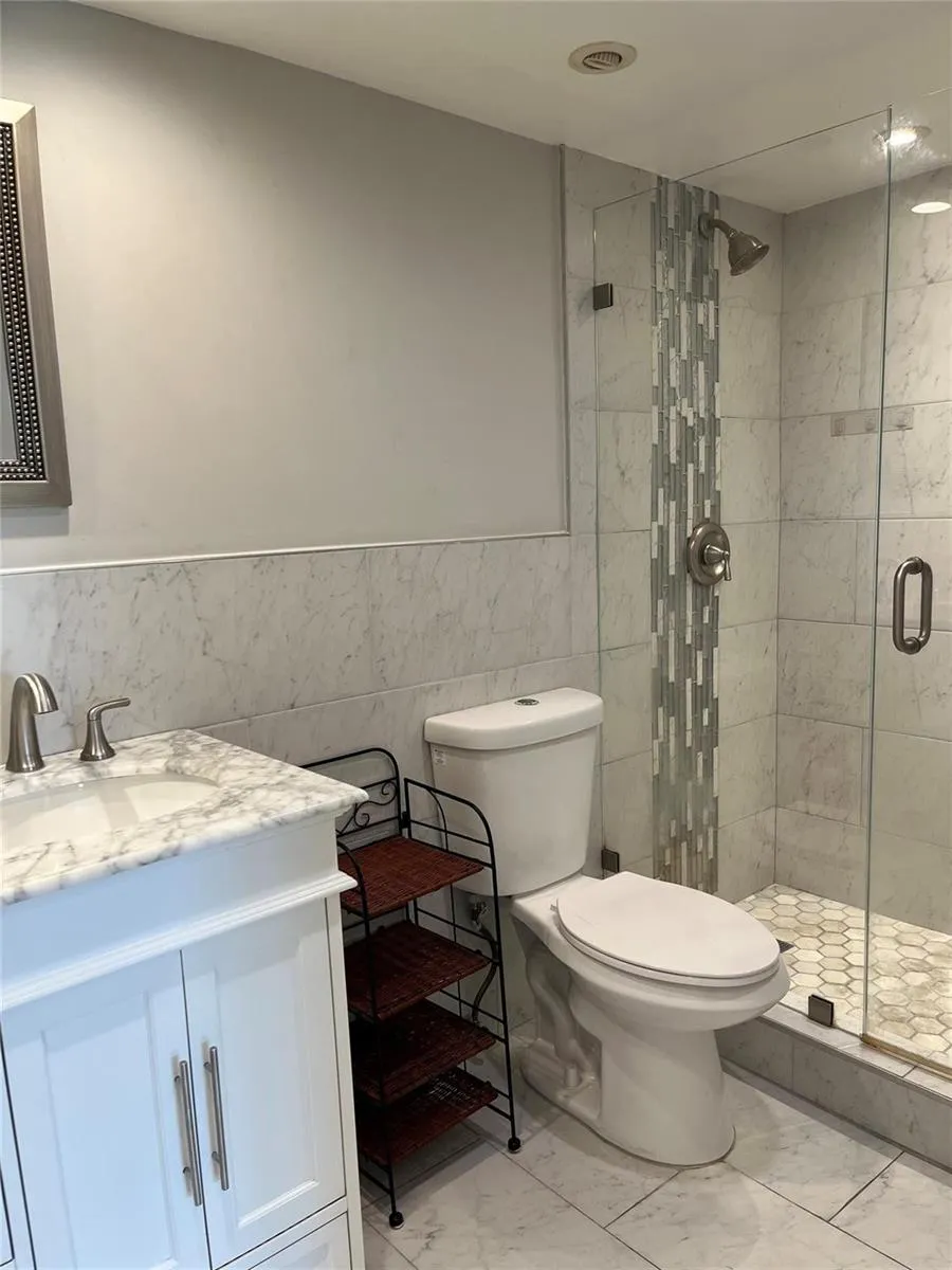 3100 PALM AIRE DRIVE #204 Pompano Beach, FL 33069