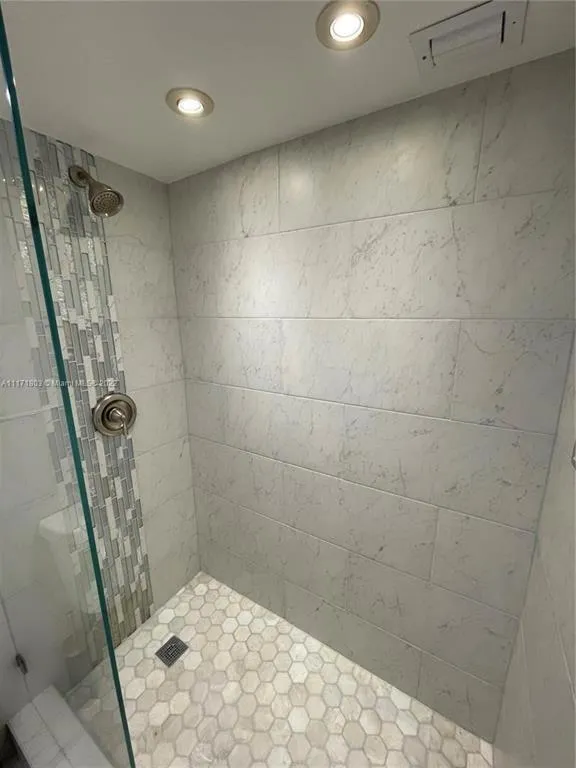 3100 PALM AIRE DRIVE #204 Pompano Beach, FL 33069