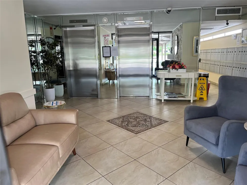 3100 PALM AIRE DRIVE #204 Pompano Beach, FL 33069