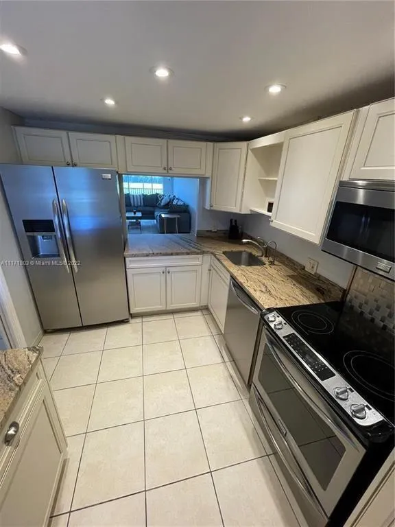 3100 PALM AIRE DRIVE #204 Pompano Beach, FL 33069