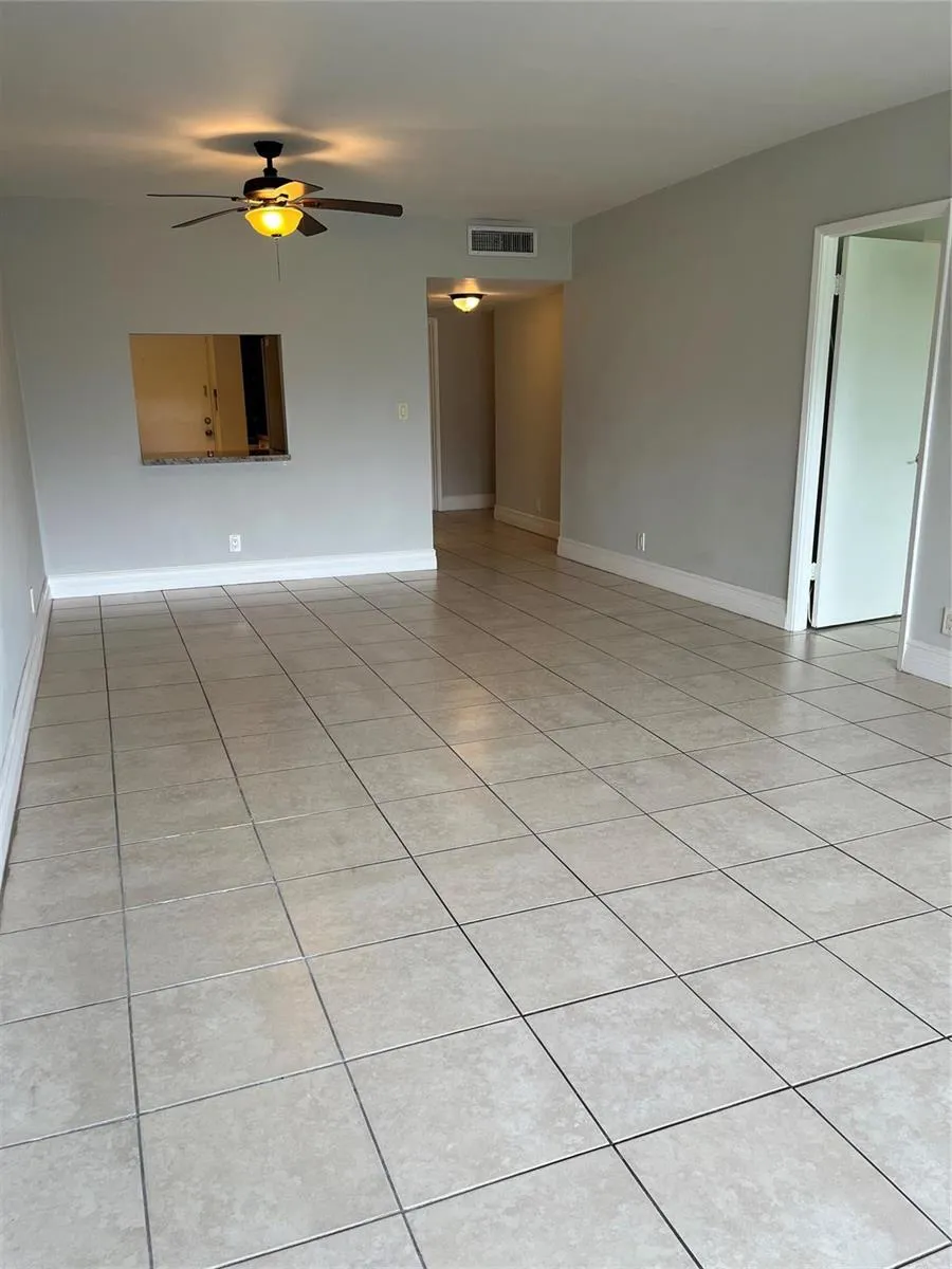 3100 PALM AIRE DRIVE #204 Pompano Beach, FL 33069